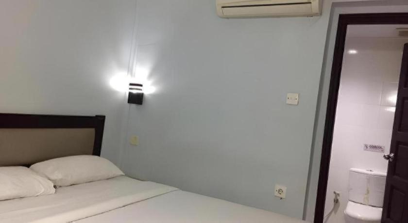 Hotel K77 Dumai Exterior foto